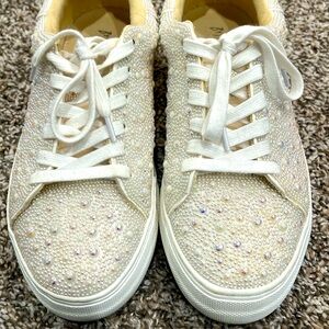 Betsey Jonson gorgeous Sidny iridescent, pearl bling